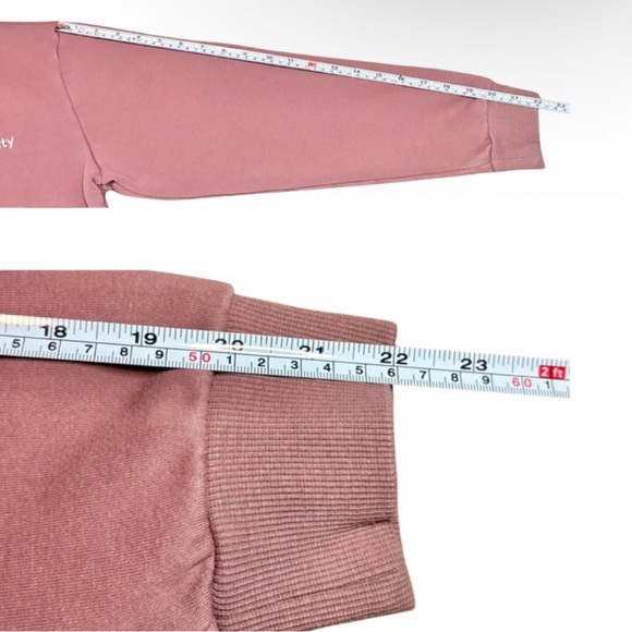 Rare Beauty - "Comfy" Outfit - Picture 7 of 16